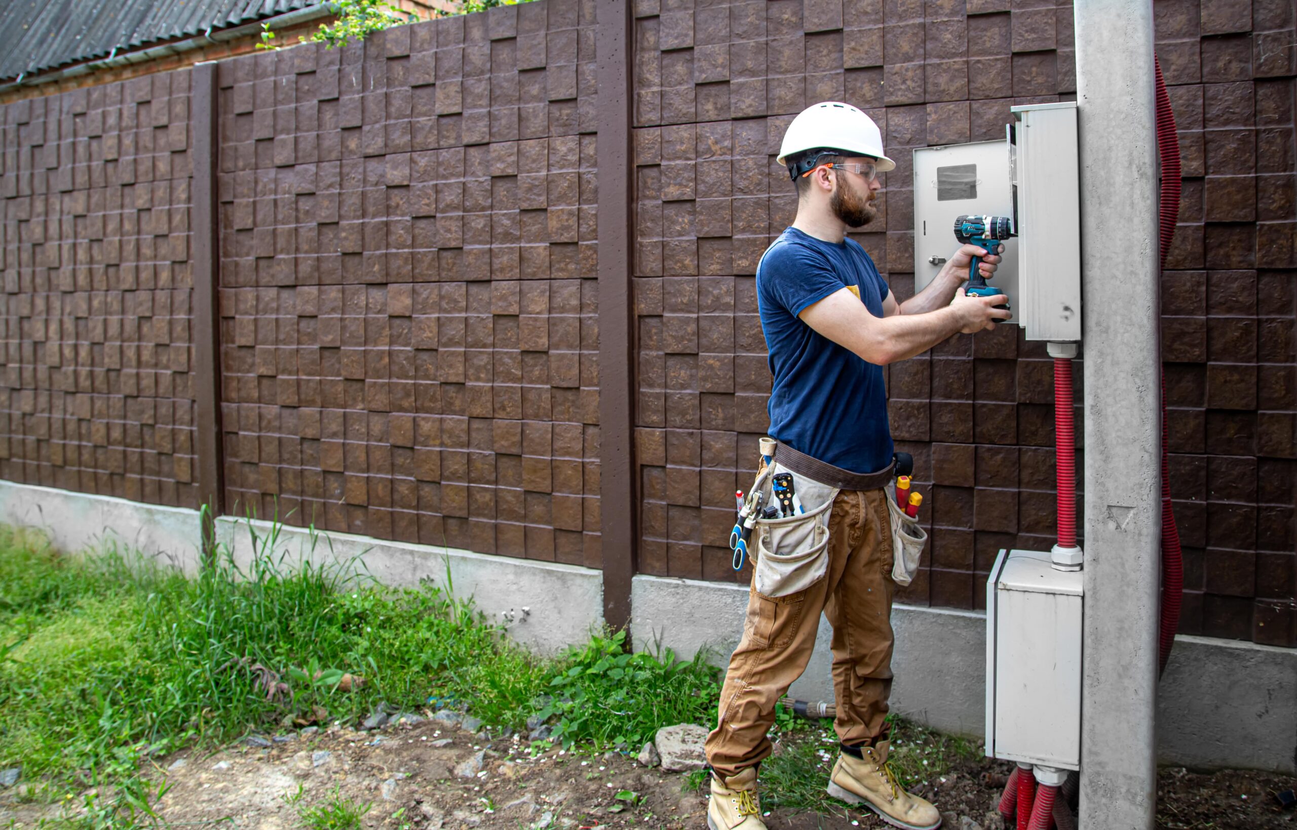 Read more about the article How to Install an Outdoor Electrical Outlet – A Safe DIY Guide